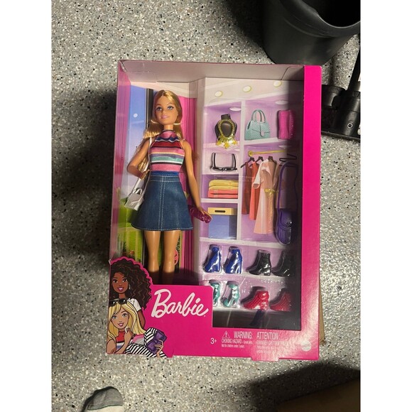 Barbie Bundle - Picture 4 of 5